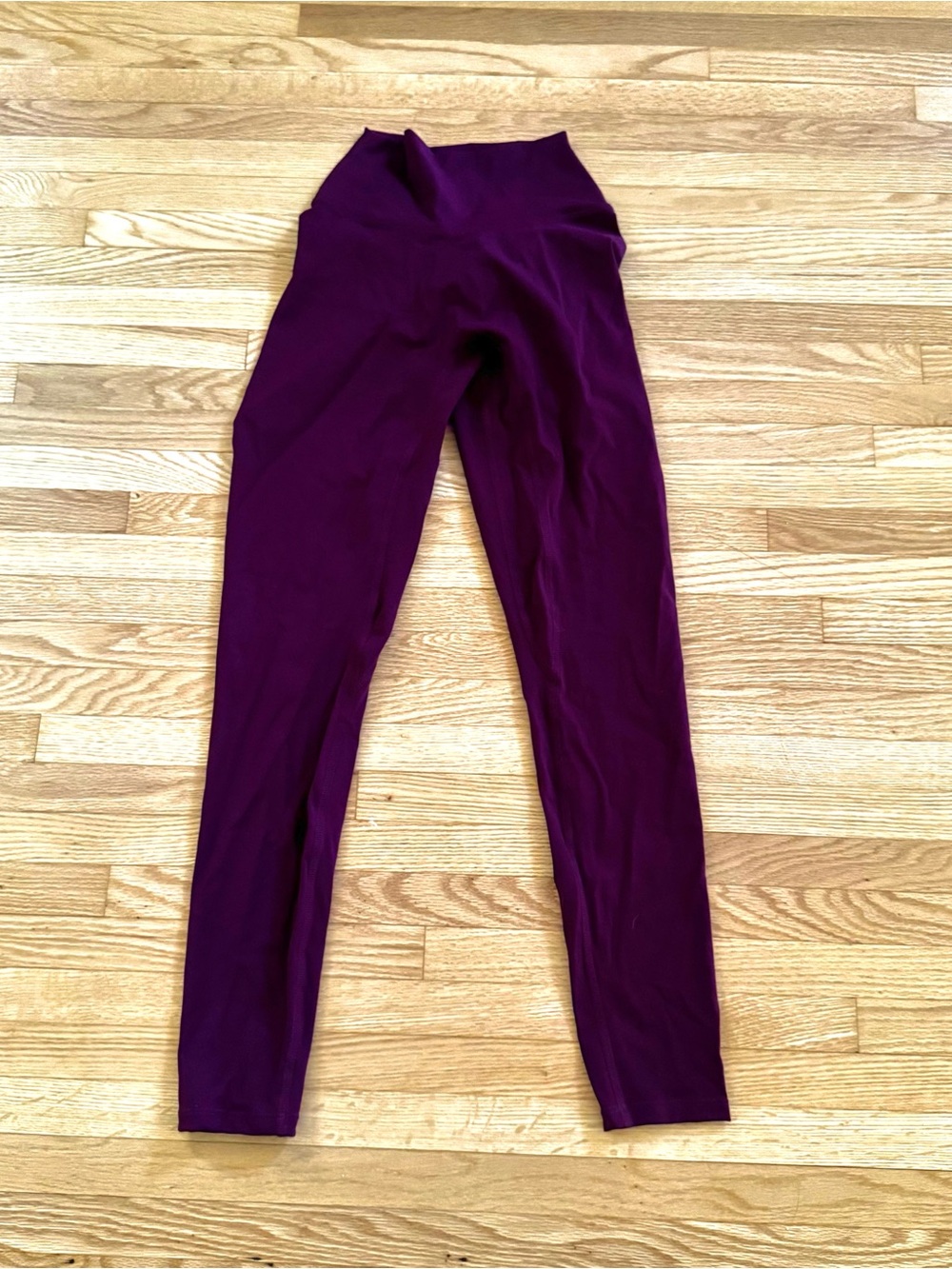 Women’s Stretch Leggings in Deep Plum w/ scrunch